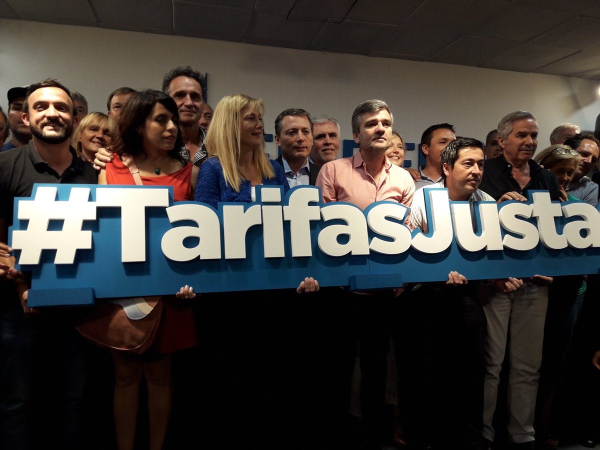 Presentan amparos para frenar los tarifazos