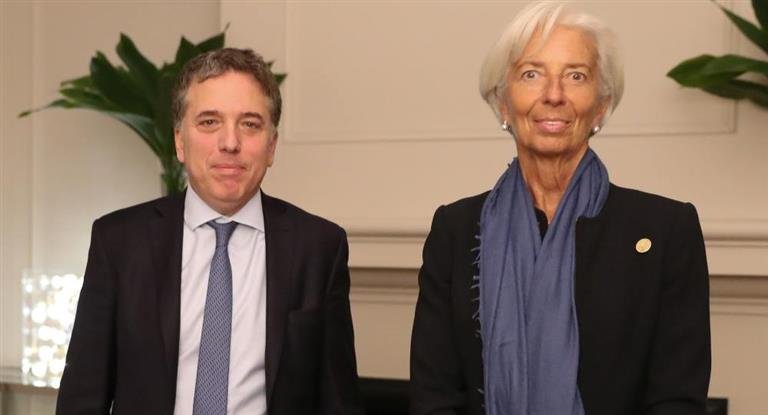 Dujovne viaja a rendir cuentas al FMI