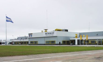 Renault suspendió a 1500 trabajadores