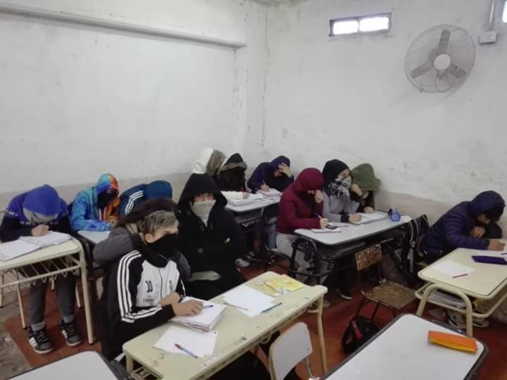 Tres de Febrero: seis mil alumnos sufren frío en once escuelas sin gas