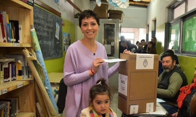 Dura crítica de Mayra Mendoza a Kicillof