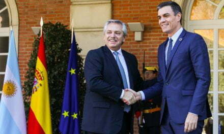 Fernández se reunió con Sánchez y anunció que Alfonsín será embajador en España