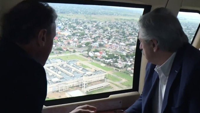 Fernández anunció la construcción de 8 hospitales