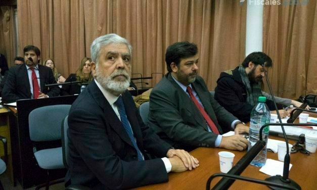 De Vido se presentó en los Tribunales de Comodoro Py para quedar detenido