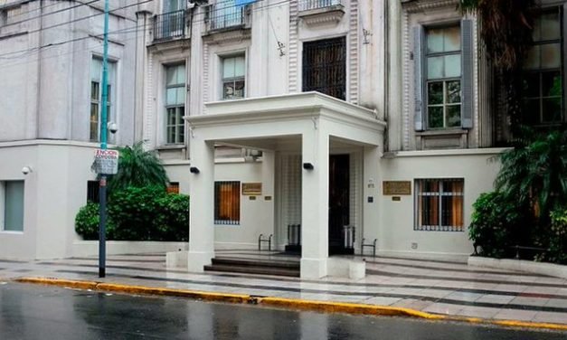 Cristina Fernández se va recuperando pero seguirá internada