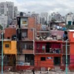 Presentan proyecto para construir viviendas en el bajo Flores