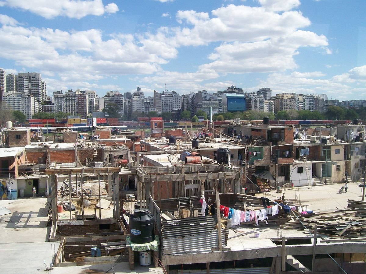 El covid 19 pega duro en los barrios más empobrecidos de a ciudad