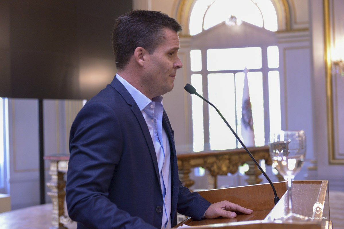 Un diputado porteño con Covid 19