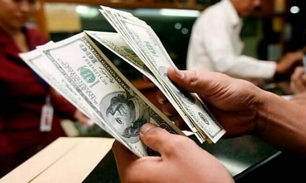 Postergan anuncio destinado a quienes tienen ahorros en dólares