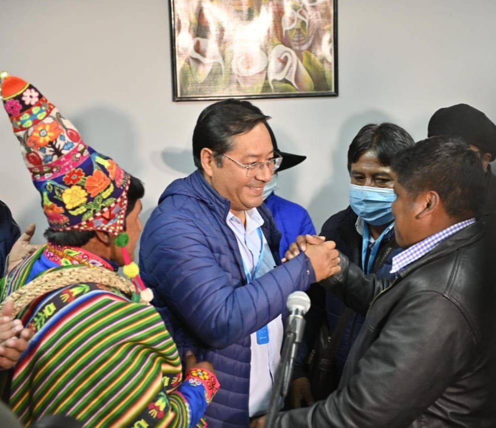 Contundente triunfo de Luis Arce en Bolivia