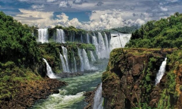Récord de turistas visitando las cataratas