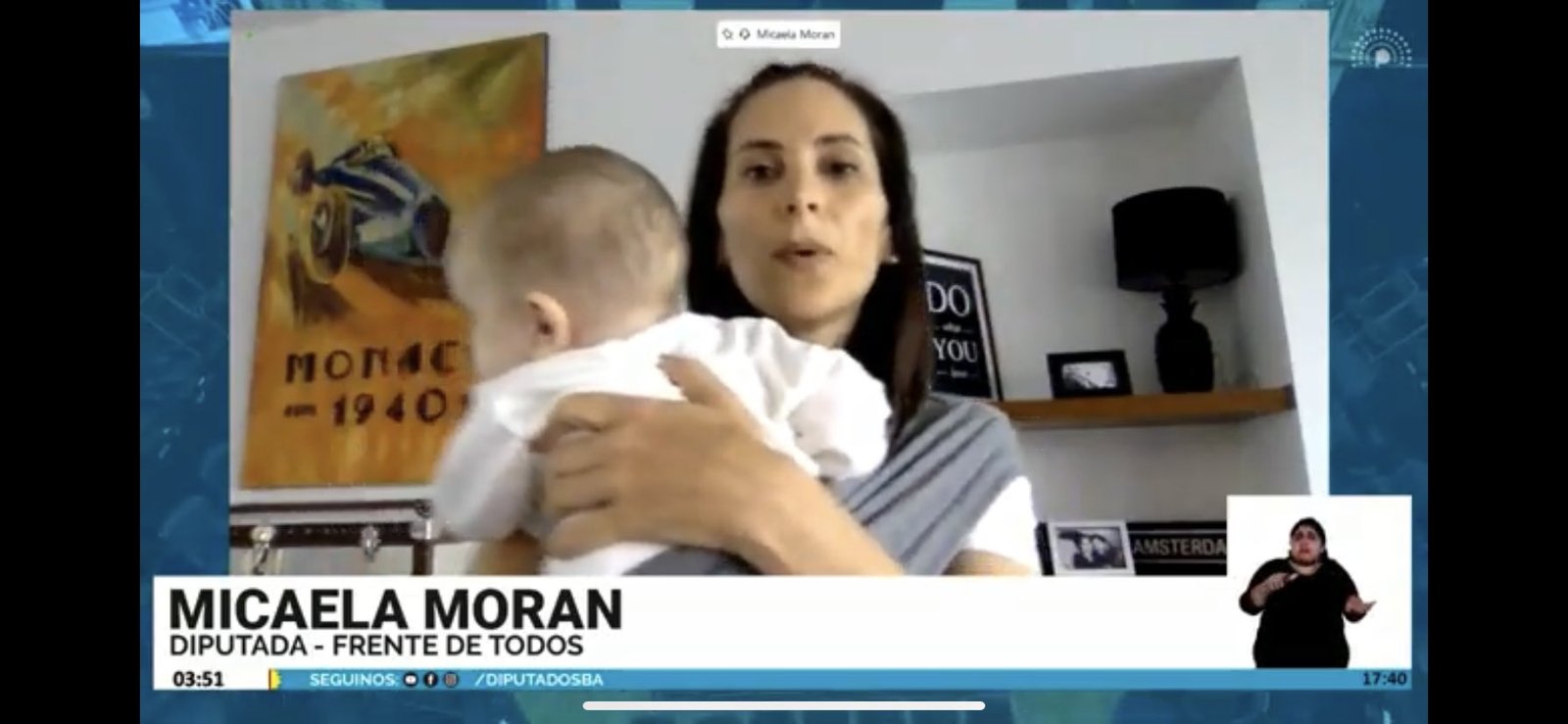 Una diputada expuso en sesión con su bebé en brazos