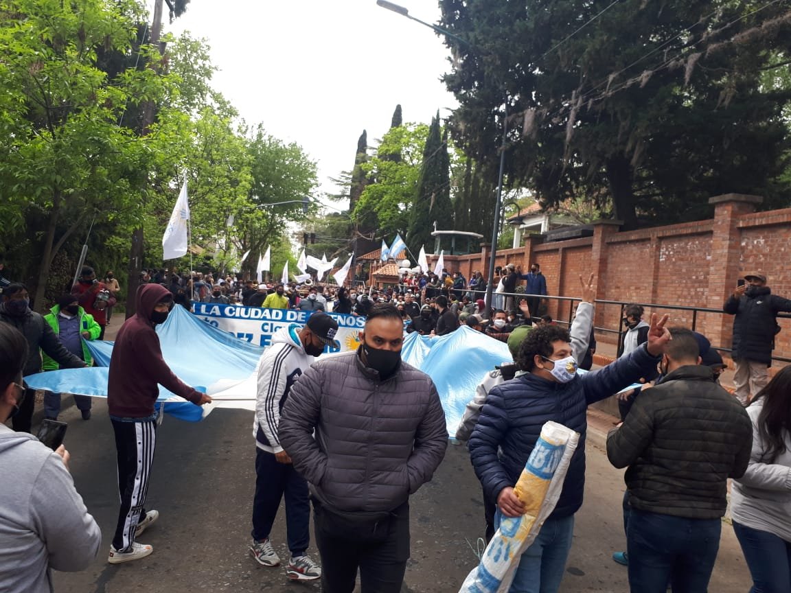 Movilización peronista en la quinta octubre 2020
