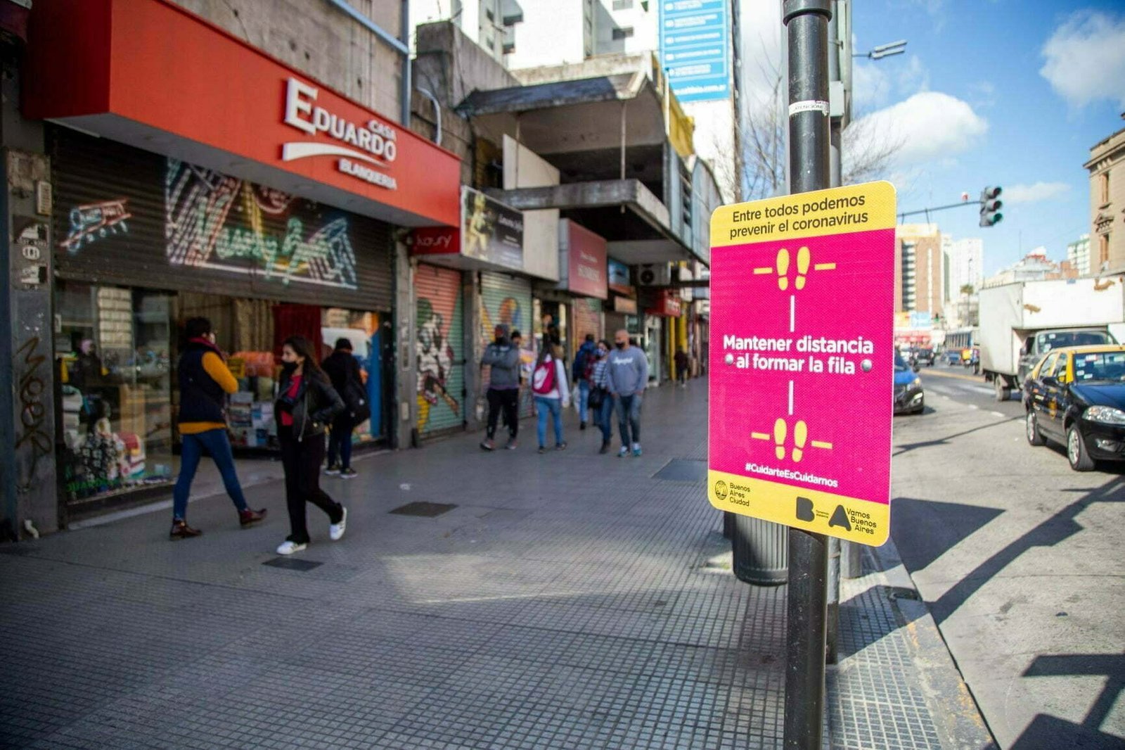 Caída interanual del 14,9% en comercios minoristas