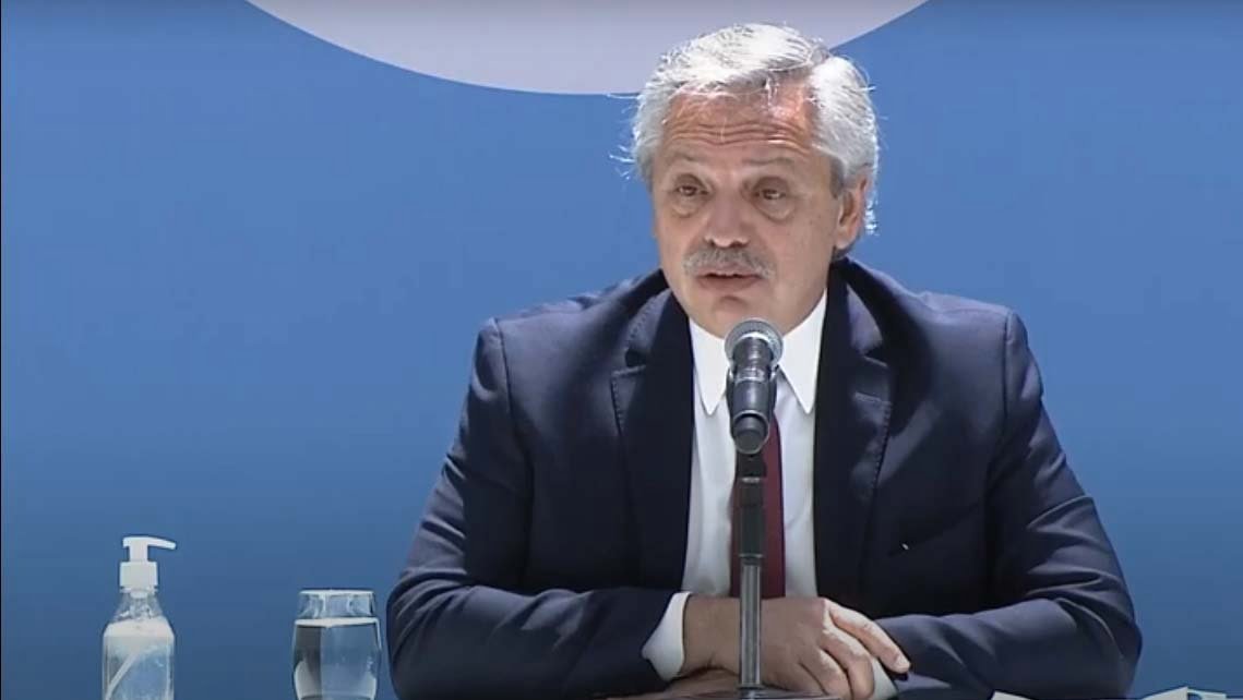 Reconocimiento presidencial a curas villeros en el anuncio de 300 nuevos centros de infancia