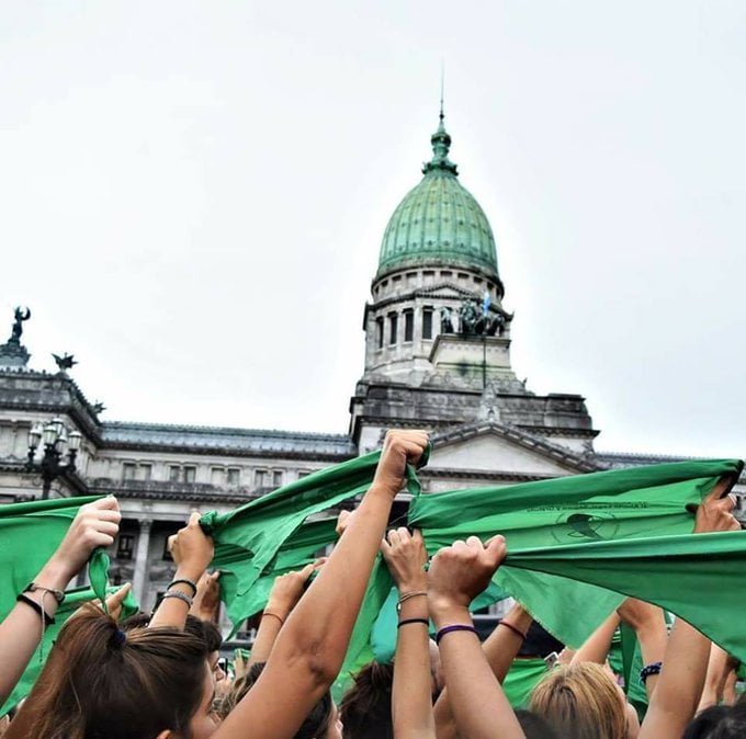 Se promulga la ley que legaliza el aborto en todo el país