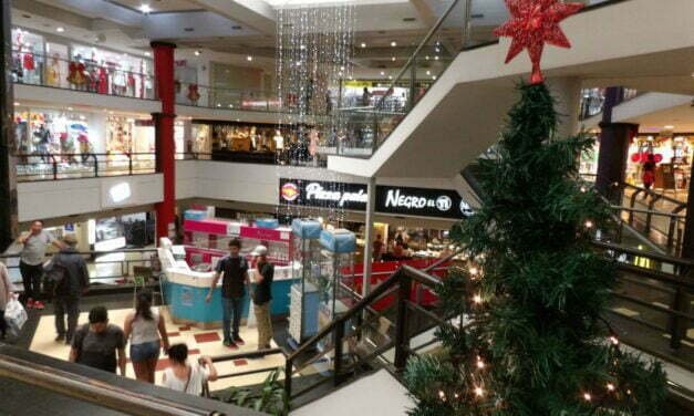 Caen las ventas en los centros comerciales