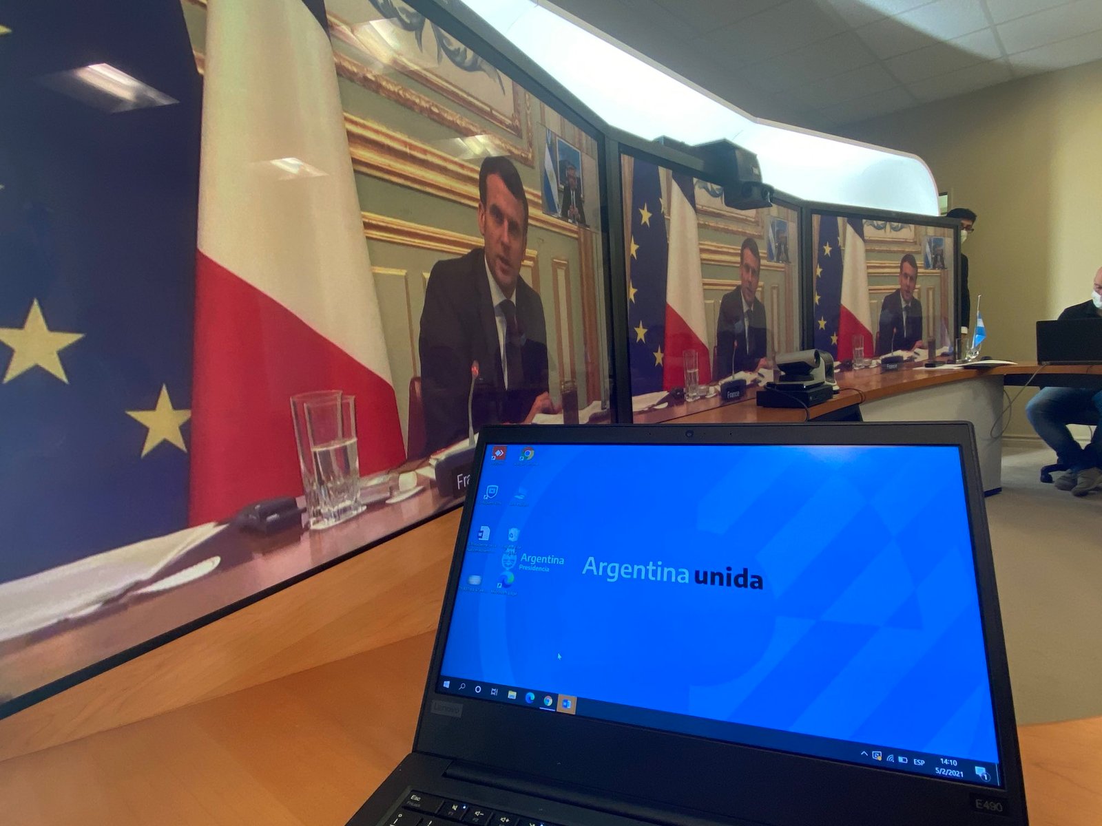 Fernández recibió el apoyo de Macron en la negociación con el FMI