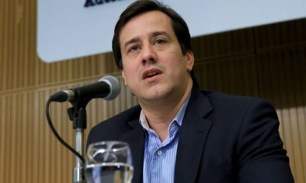 Recalde sobre limitaciones a quienes compran dólares: «El modelo de Milei se hunde»
