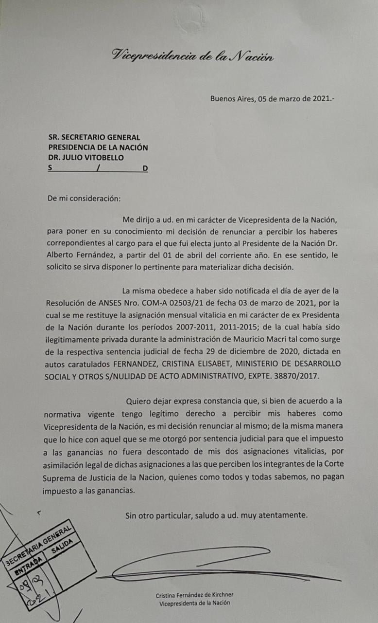 Cristina Fernández renunció a su sueldo como Vicepresidenta