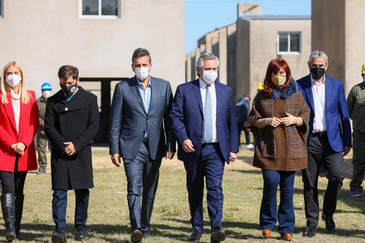 Merlo y La Plata con actos cerrando la campaña electoral