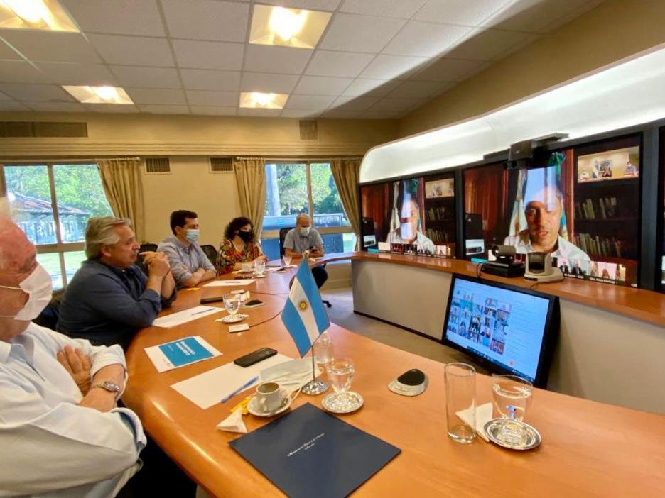 Una reunión de casi tres horas del presidente con gobernadores