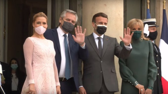 El presidente suspendió el viaje a Francia