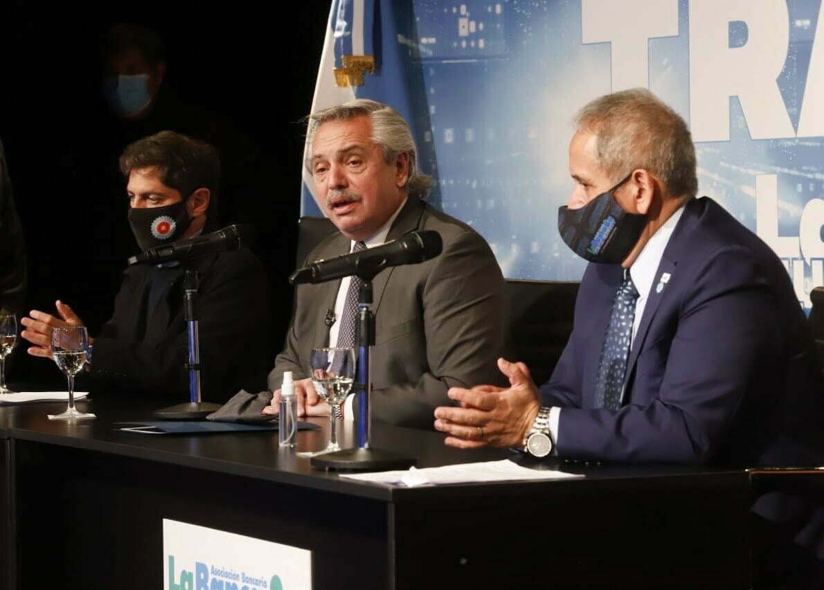 Alberto Fernández: «Macri puso al país de rodillas»