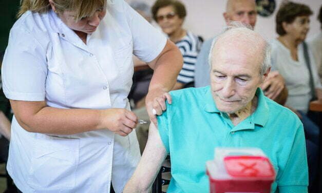 Denuncian falta de vacunas