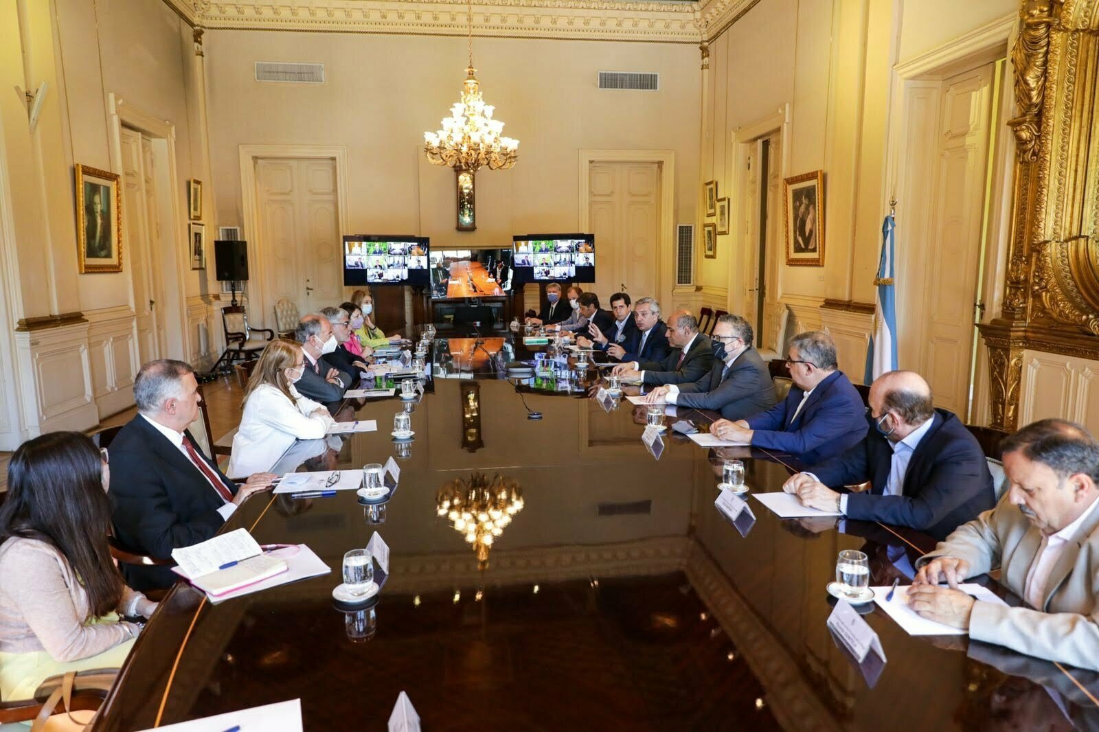 Gobernadores acompañan el control en el congelamiento de precios