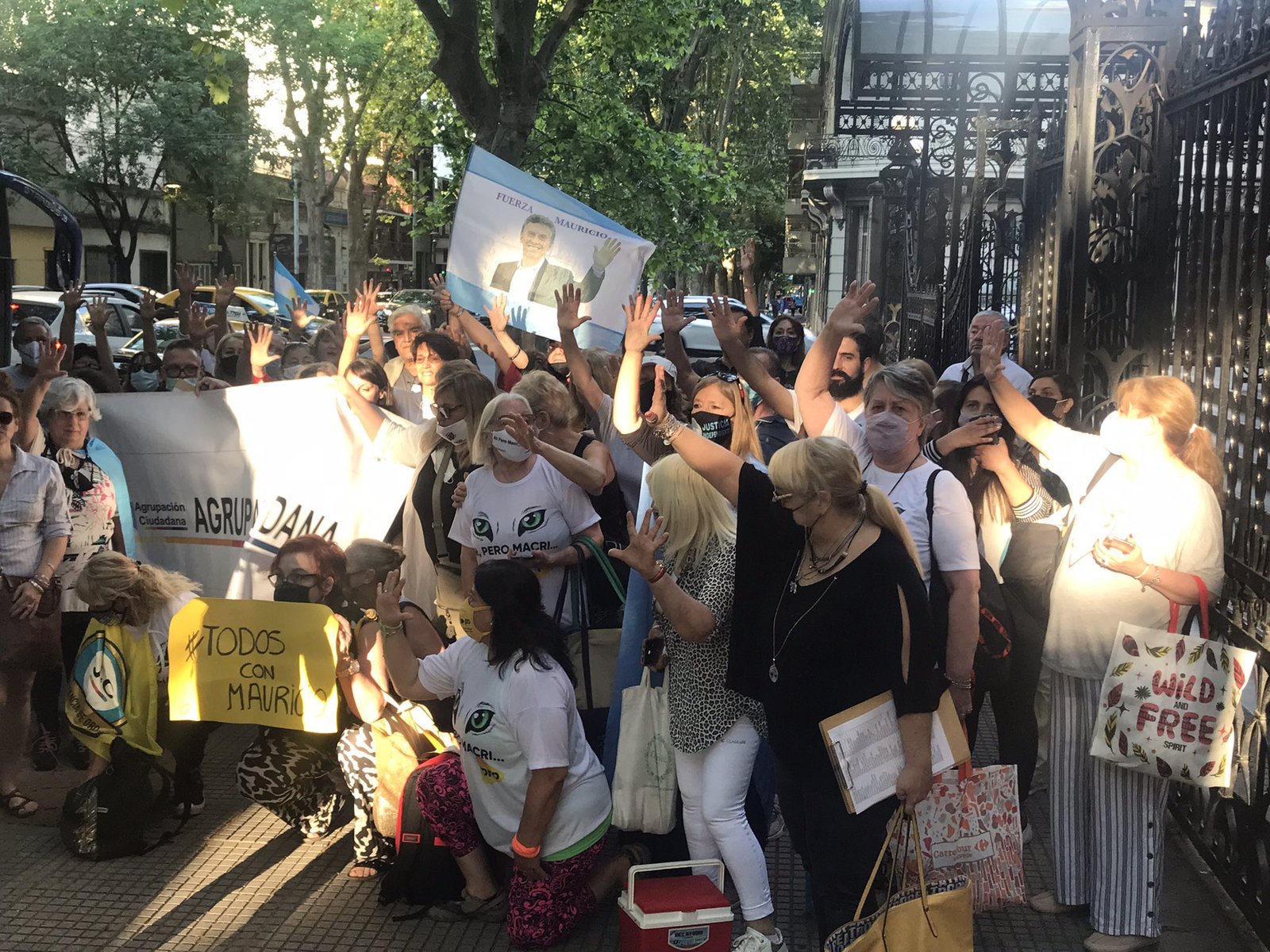 Frustrada movilización en defensa de Macri