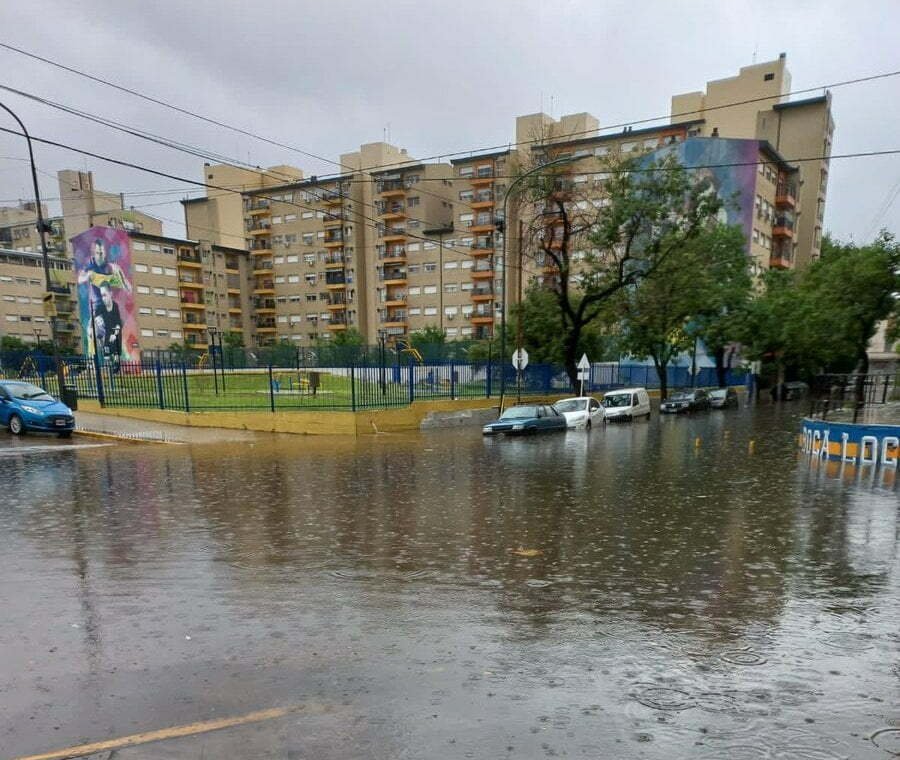 Varios barrios desbordados por el agua