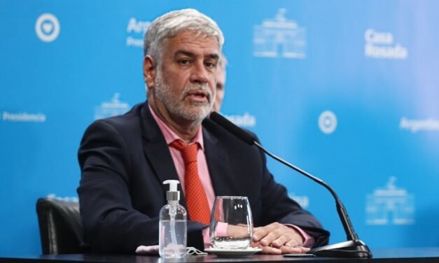 Feletti: «El gobierno no acumula reservas, todo dólar que circula va a la fuga»
