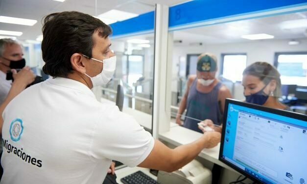 Polémicas determinaciones del gobierno para restringir la inmigración