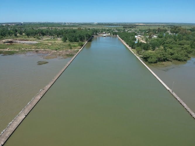 Anuncian obras para evitar inundaciones por desbordes del río Salado