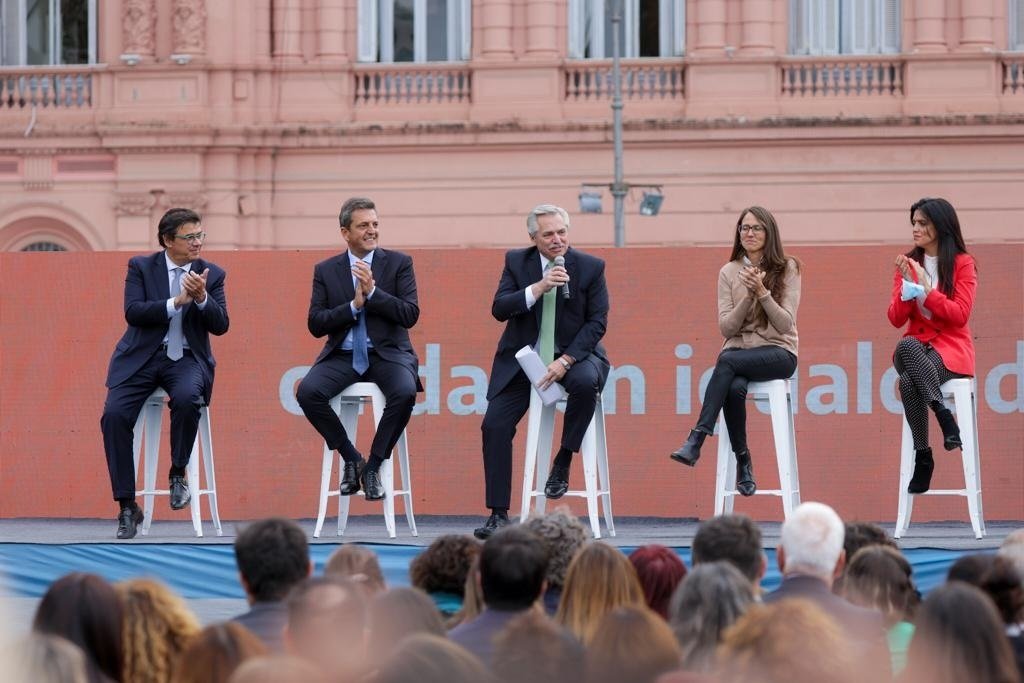 Alberto con Massa, Gómez Alcorta, Volnovich y Moroni