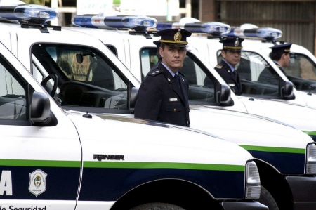 Aumento salarial a policías bonaerenses deja un básico de $120.694