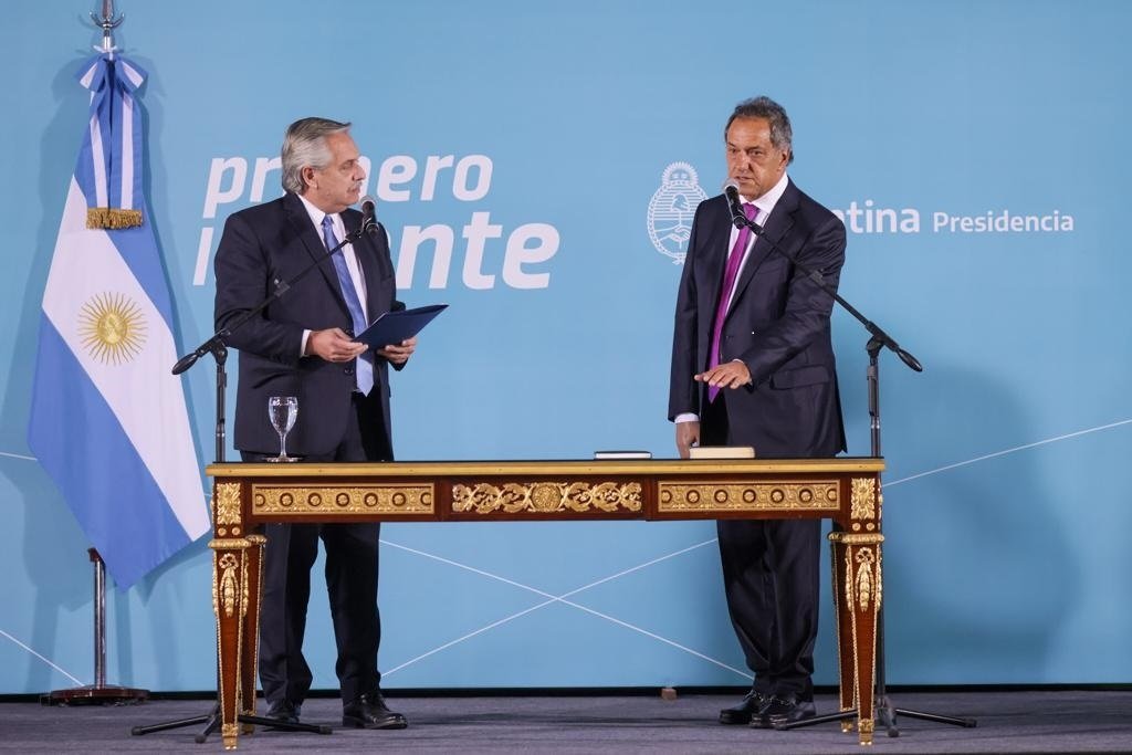 Scioli asumió con muchas presencias notables y algunas ausencias