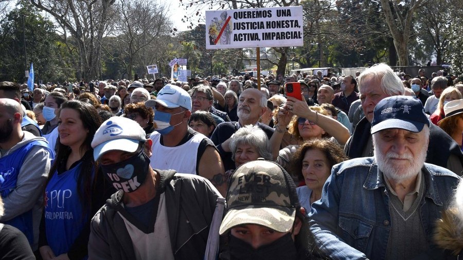 Con críticas a la Corte se realizó un acto en defensa de Cristina