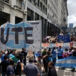 Docentes porteños exigen al gobierno que cumpla con el aumento salarial acordado