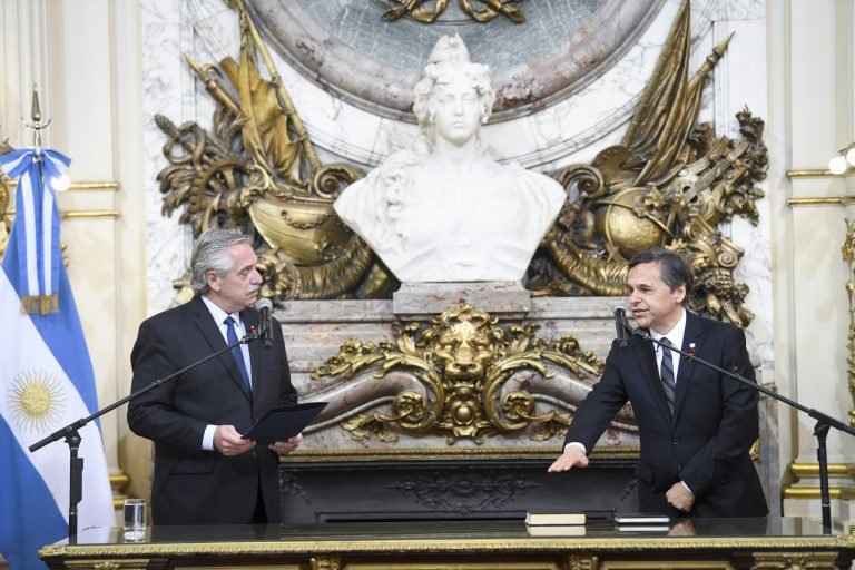 Giuliano asumió en el Ministerio de Transporte