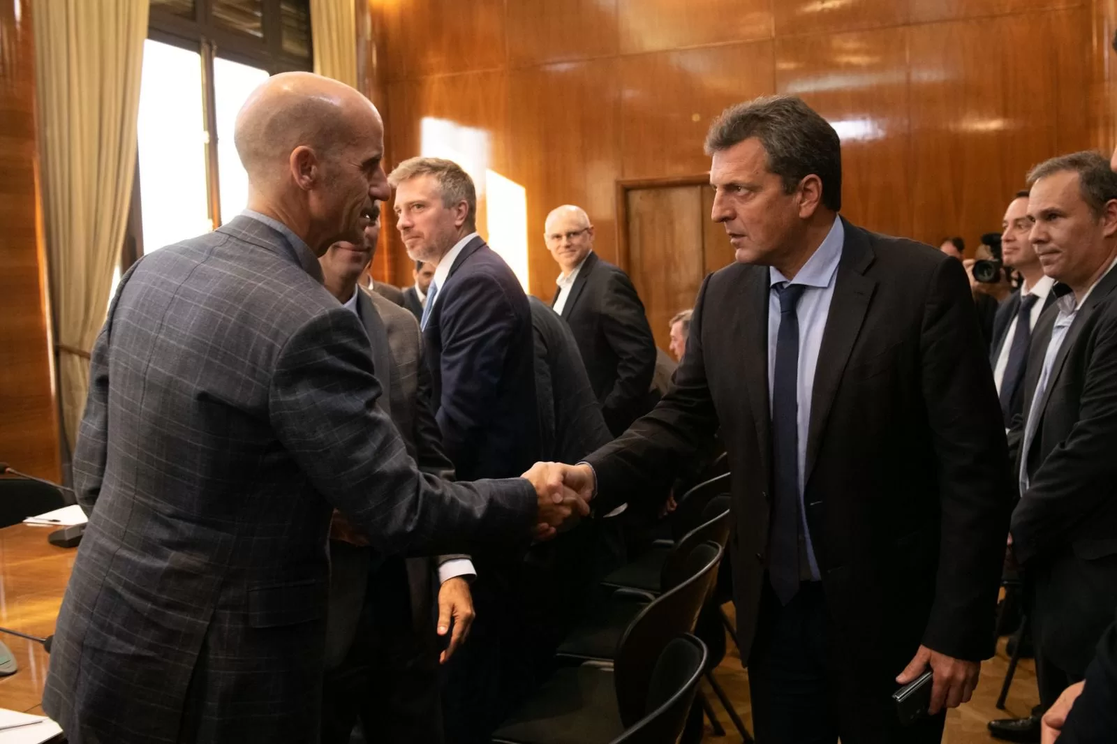 Fernández viaja a Brasil y Massa prepara el terreno con empresarios locales