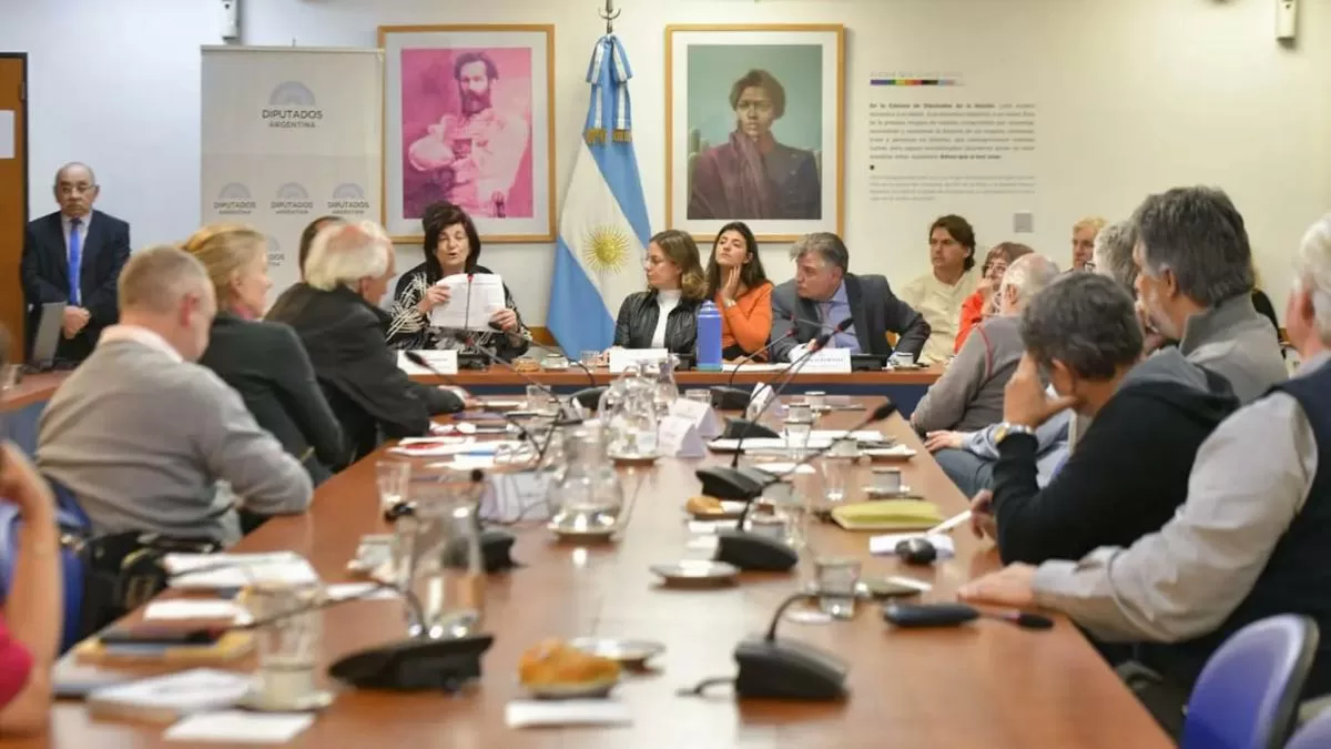 Diputados debate la reducción de la jornada laboral