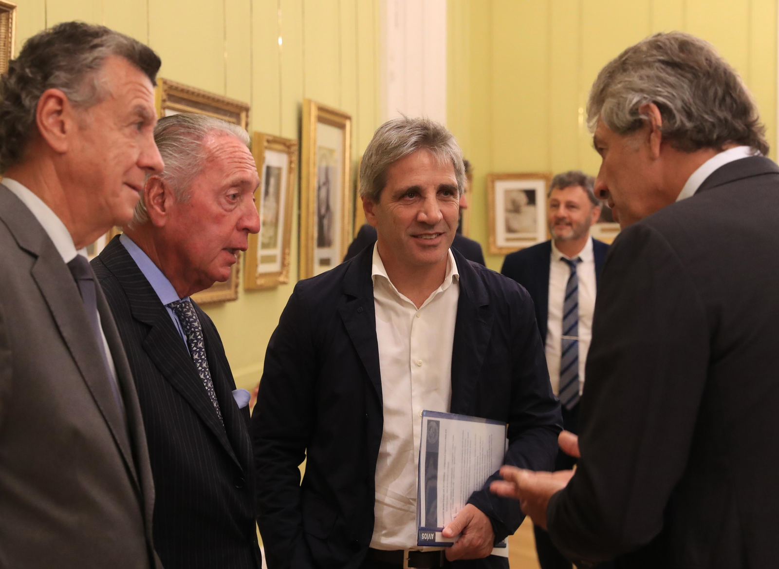 El gobierno le pidió a empresarios que hagan sentir su apoyo a la ley «ómnibus»